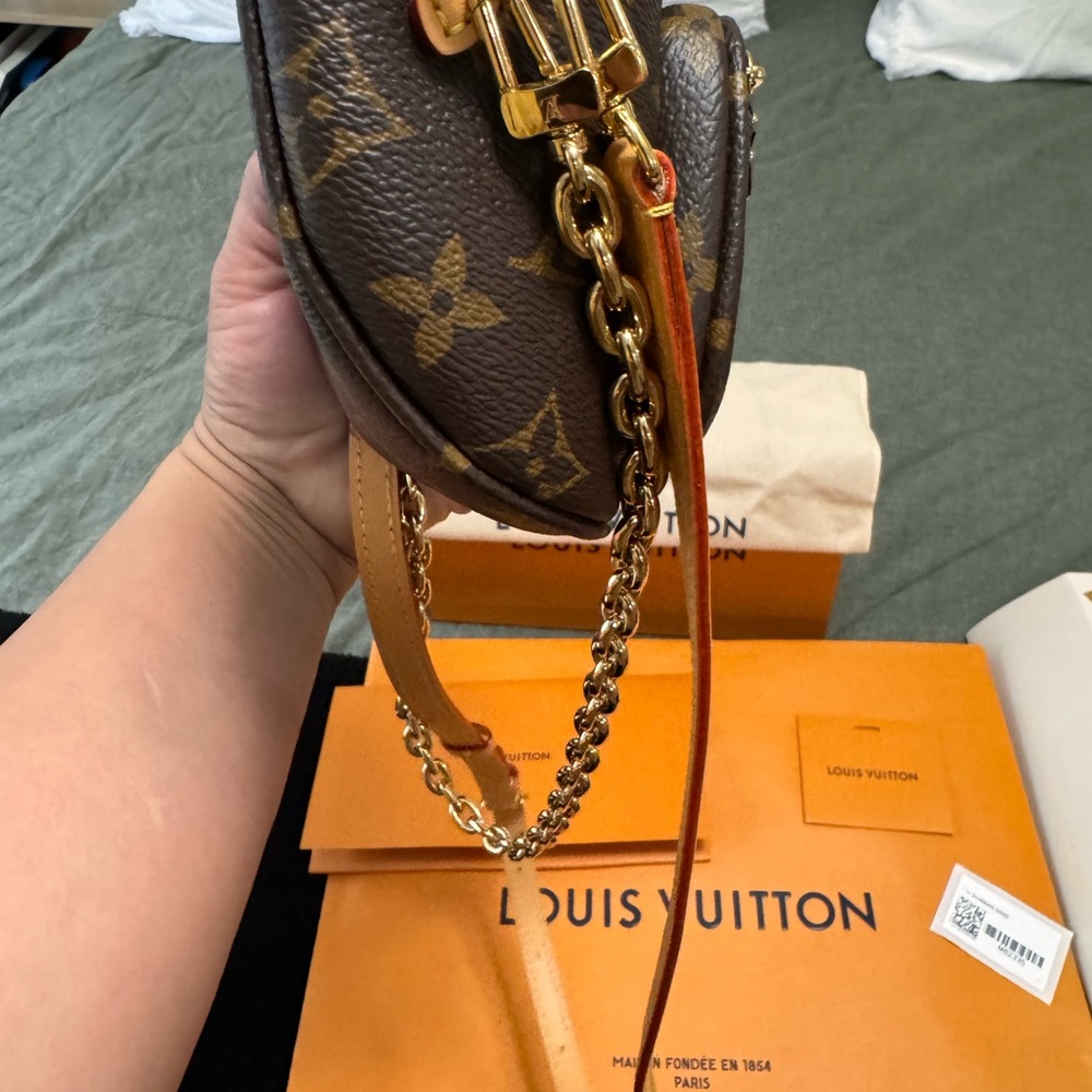 Authentic Louis Vuitton Mini Bumbag Monogram Canvas - Picture 4 of 11